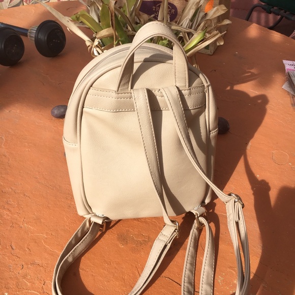 Beige / Creme Backpack Purse Roses 🌹 - Picture 2 of 6
